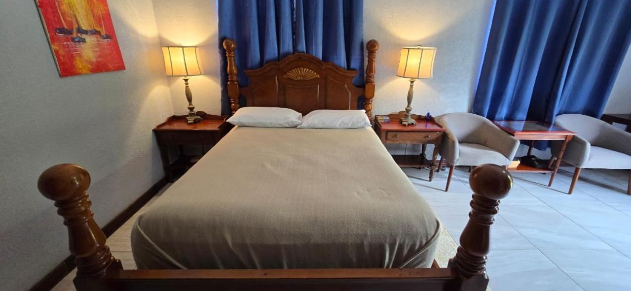 Bed and Breakfast Tuquil-Ha Ladyville Exteriér fotografie